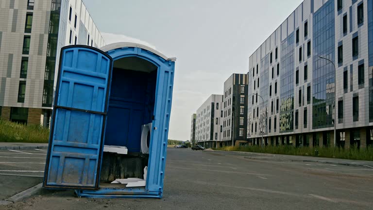 Best VIP or Luxury Restroom Trailers  in Honaker, VA